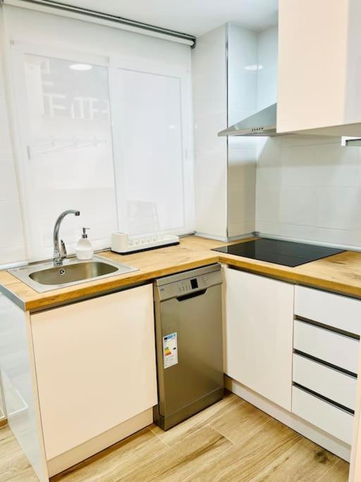 New Spacious And Cozy Apartment - Malaga Málaga Exterior foto